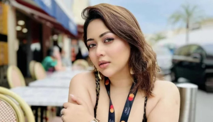 প্রতারক পুরুষ বিশ্বাসঘাতকতা গোপন রাখে : ভাবনা